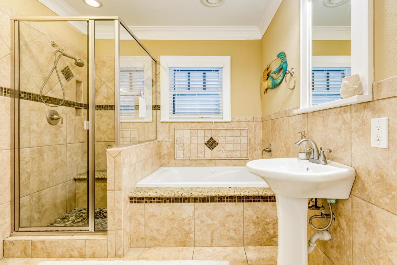 Nautical Niche- Upstairs Villa Galveston Bagian luar foto